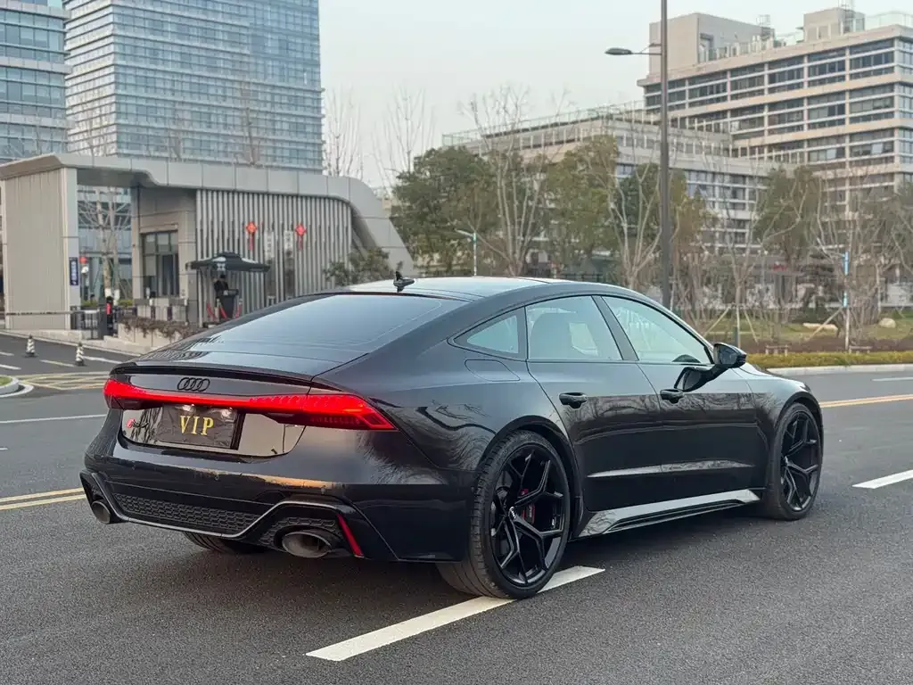 Audi RS 7 2024 из CN, фото 9