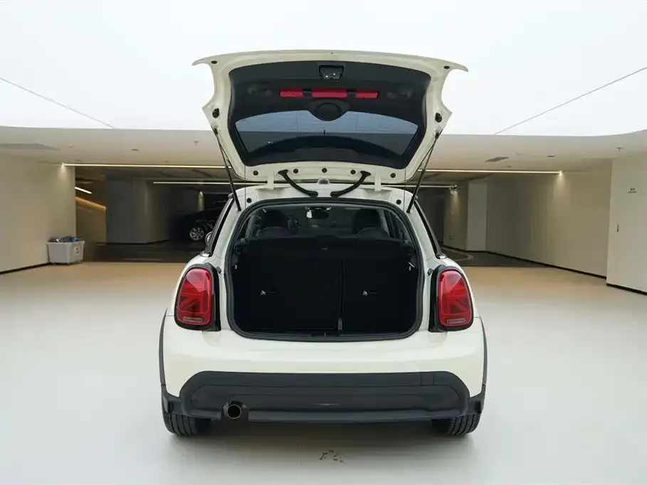 MINI Cooper (3-door) 2022 из CN, фото 2