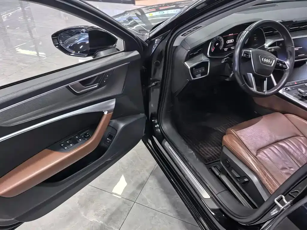 Audi A6L 2021 из CN, фото 10
