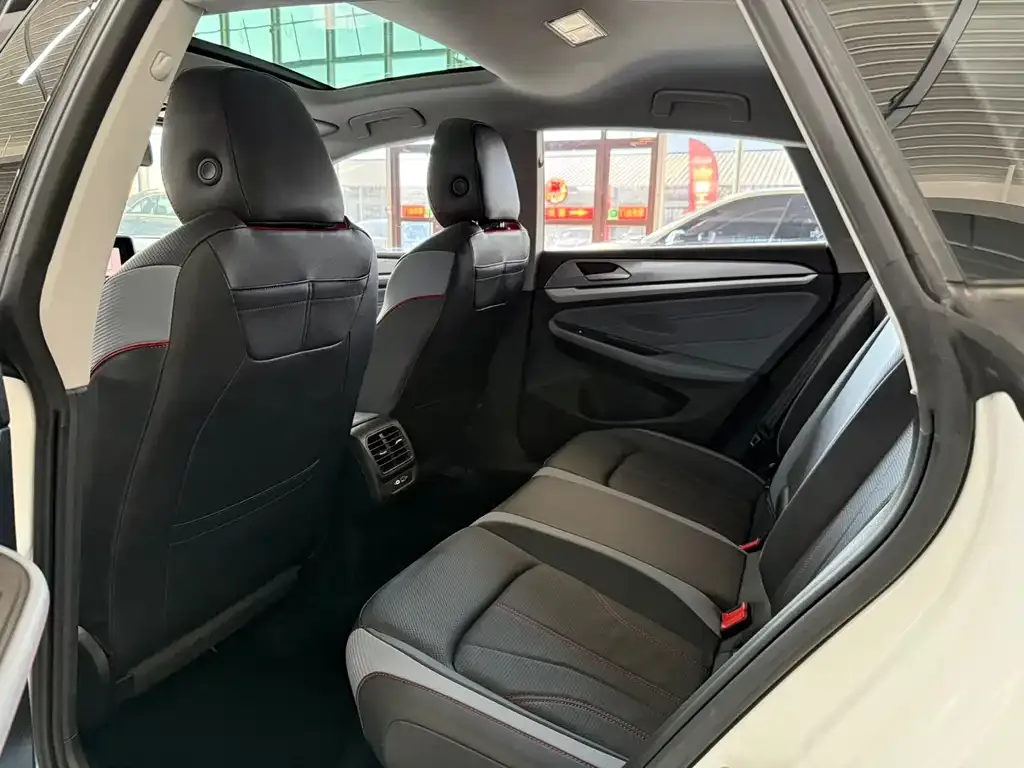 Volkswagen Lamando 2023 из CN, фото 6