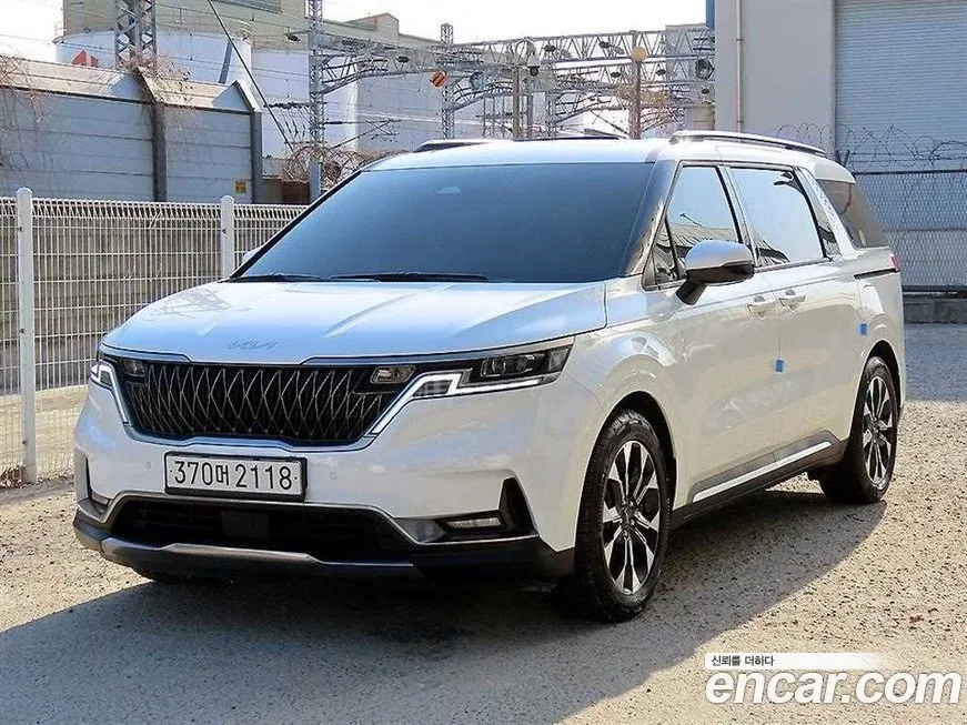 Kia Carnival — фото 1