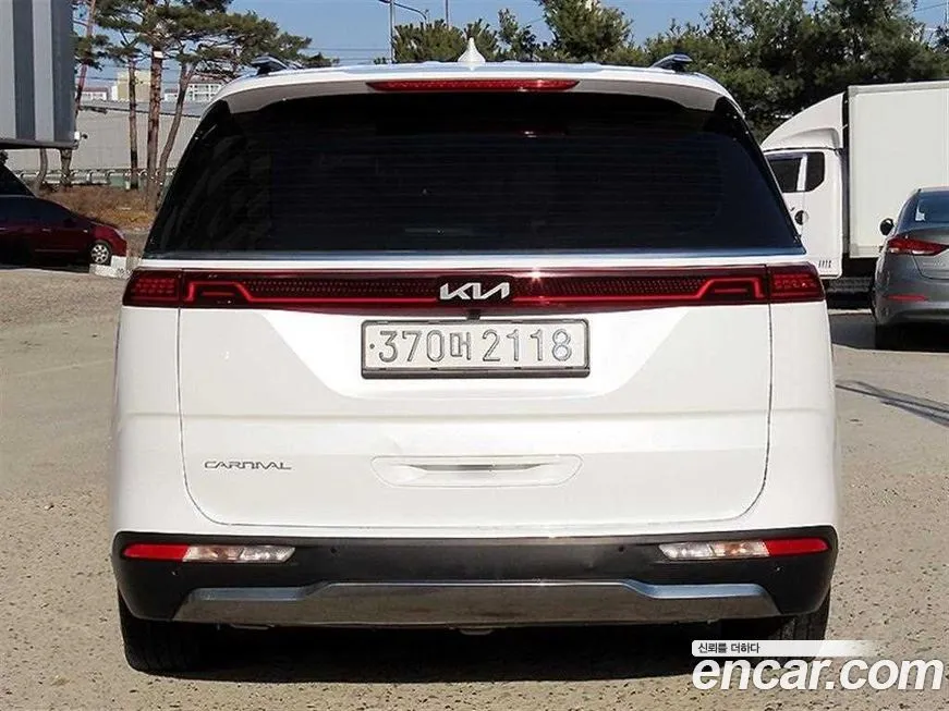 Kia Carnival — фото 3