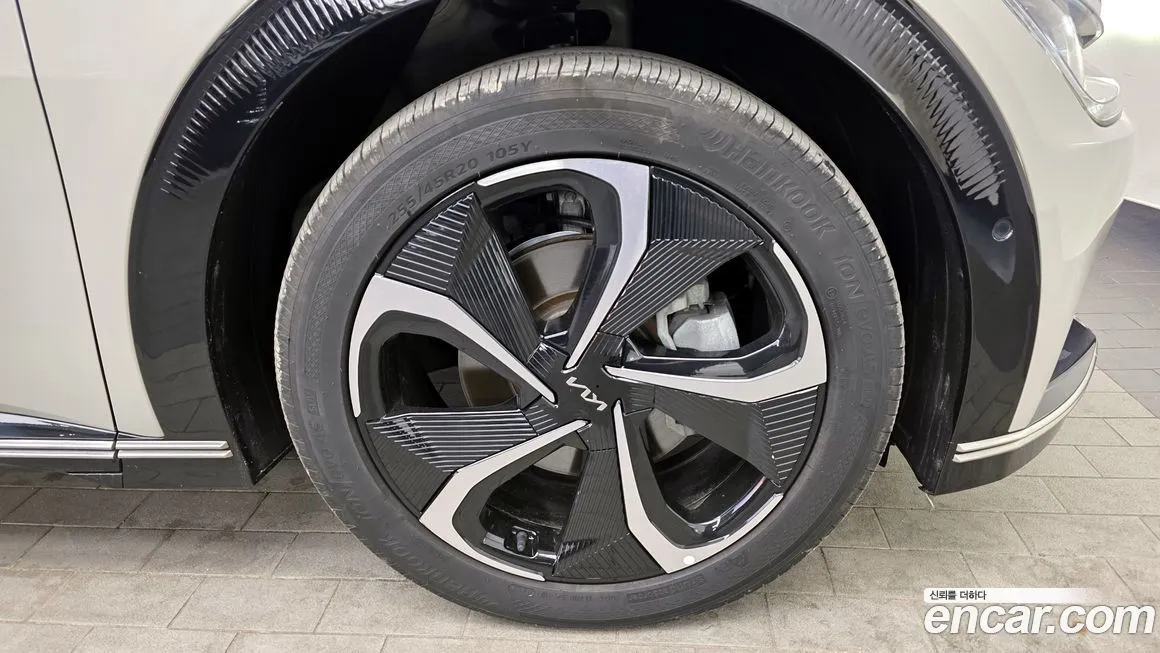 Kia EV6 — фото 9