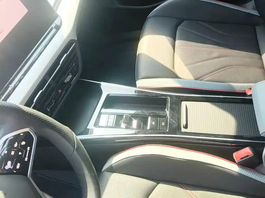 Volkswagen Lamando 2023 из CN, фото 4