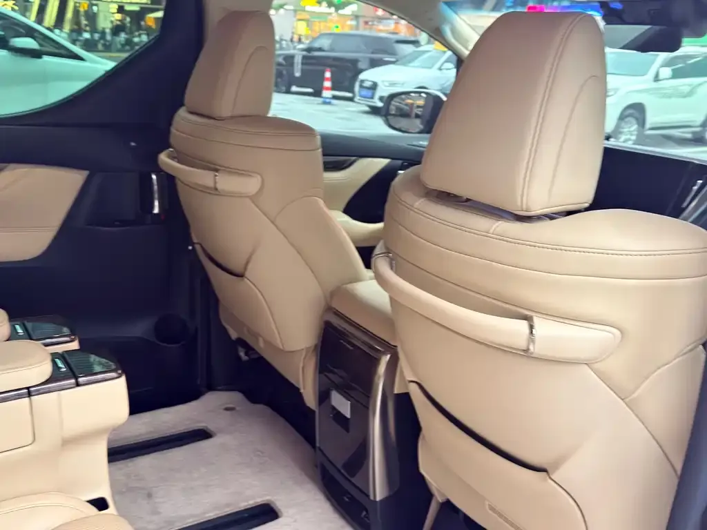 Toyota Alphard 2021 из CN, фото 3