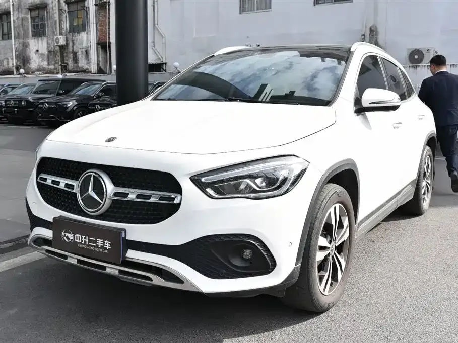 Mercedes-Benz GLA — фото 1