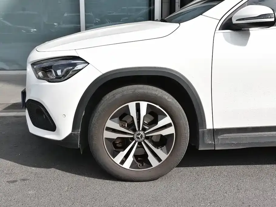 Mercedes-Benz GLA — фото 7