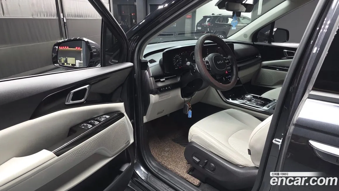 Kia Carnival — фото 10