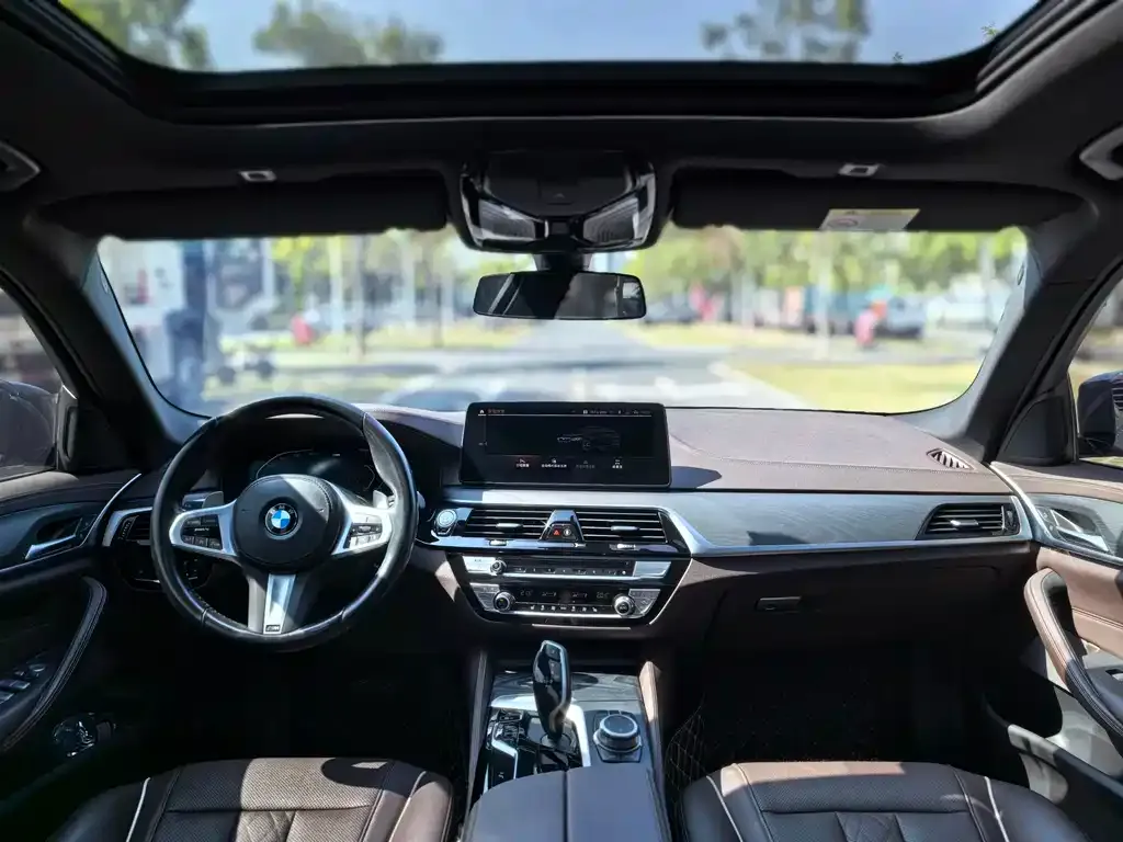BMW 5 Series — фото 5