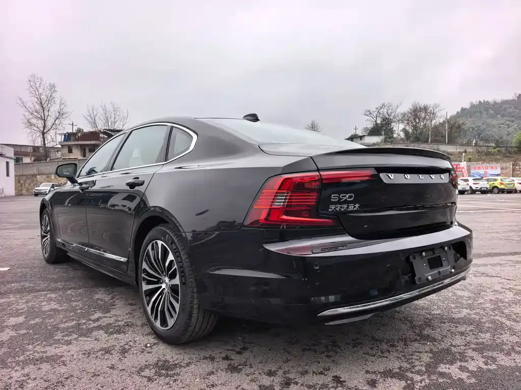 Volvo S90 — фото 7