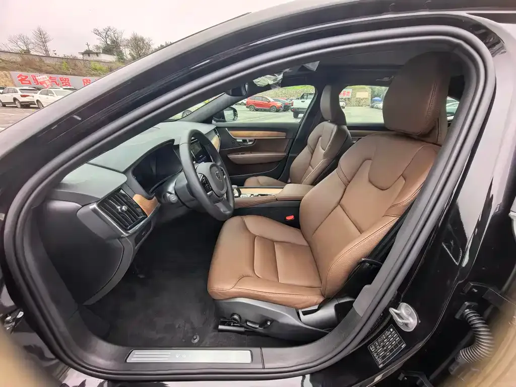 Volvo S90 — фото 3