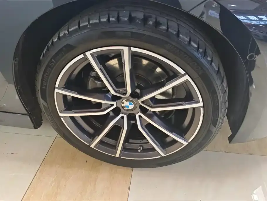 BMW 3 Series 2024 из CN, фото 8