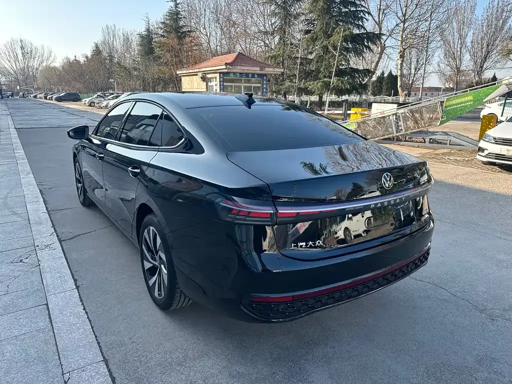 Volkswagen Passat — фото 6