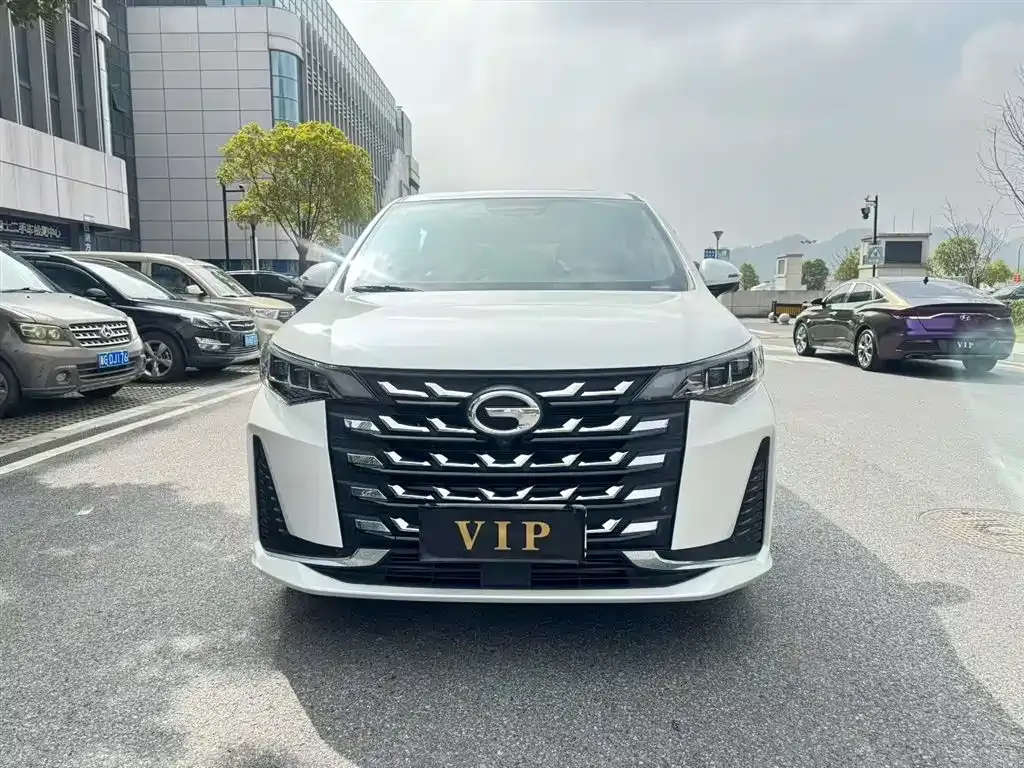 GAC Motor Trumpchi M6 — фото 1