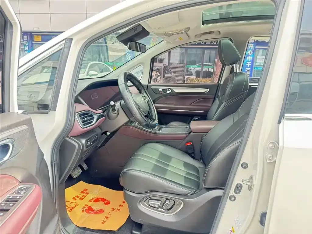 GAC Motor Trumpchi M6 — фото 4