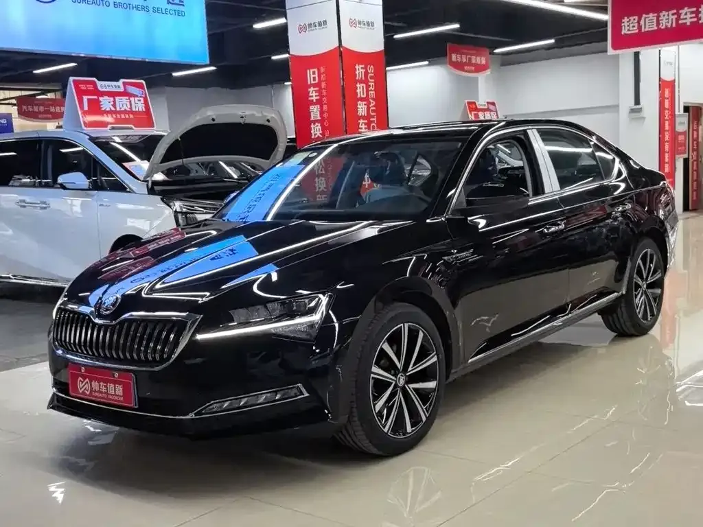 Skoda Superb — фото 1