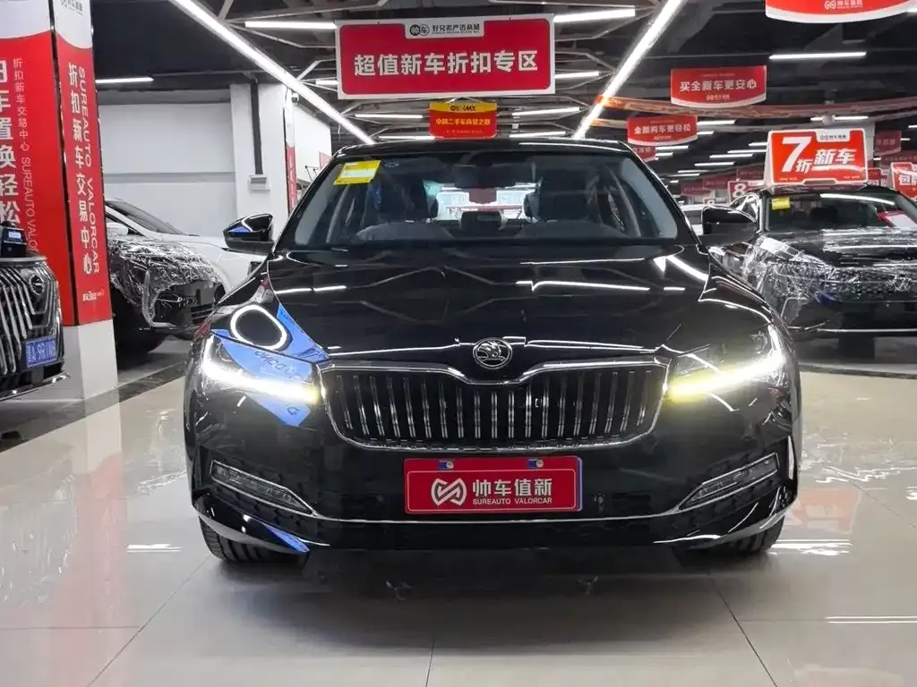 Skoda Superb — фото 5