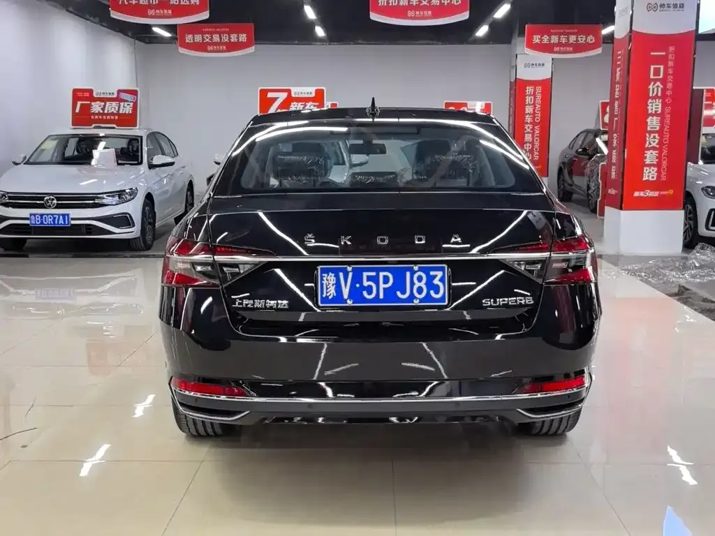 Skoda Superb — фото 2