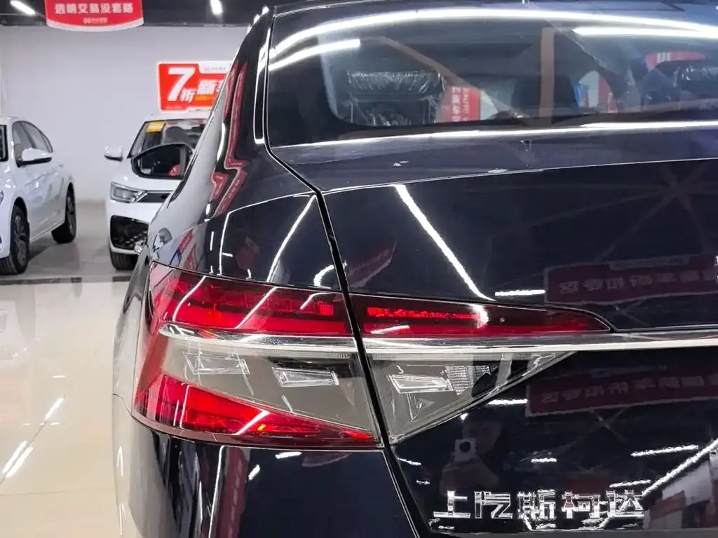 Skoda Superb — фото 3