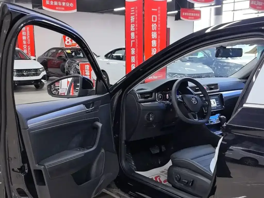 Skoda Superb — фото 9