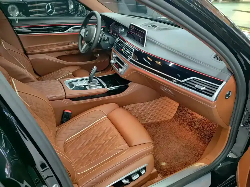 BMW 7 Series 2021 из CN, фото 10