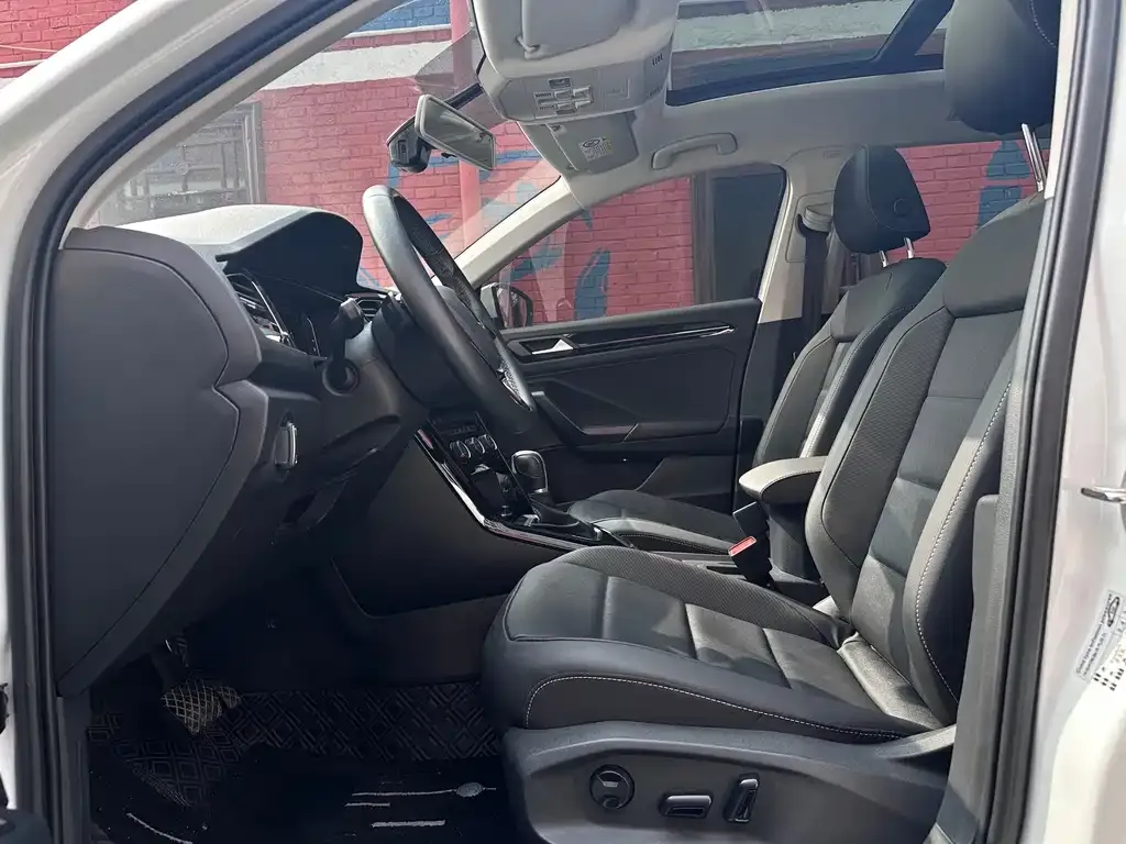 Volkswagen T-Roc 2022 из CN, фото 2