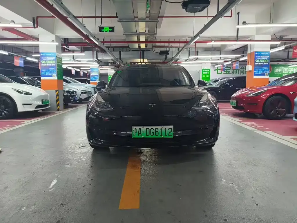 Tesla Model 3 — фото 1