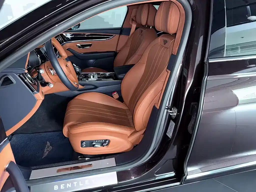 Bentley Flying Spur 2021 из CN, фото 10