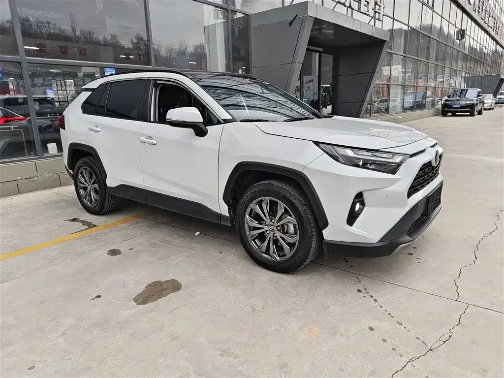 Toyota RAV4 — фото 6