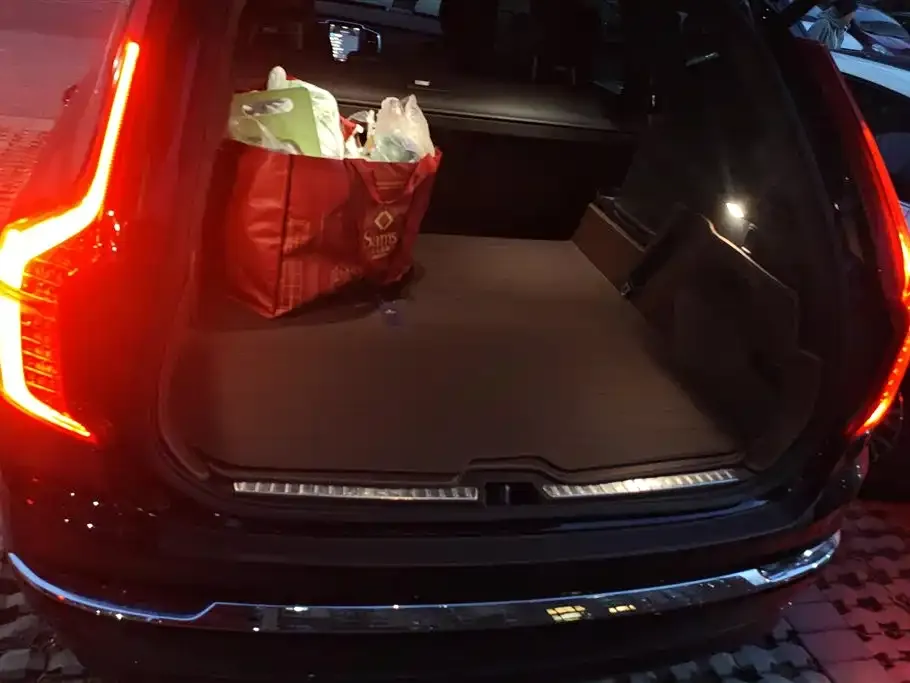 Volvo XC90 2024 из CN, фото 3
