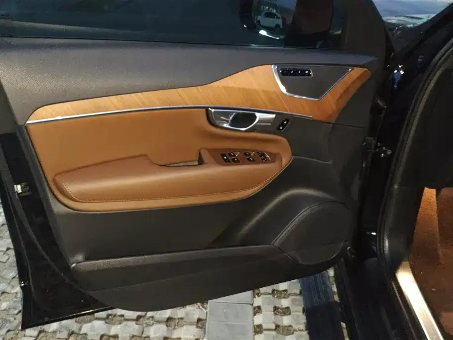 Volvo XC90 2024 из CN, фото 2