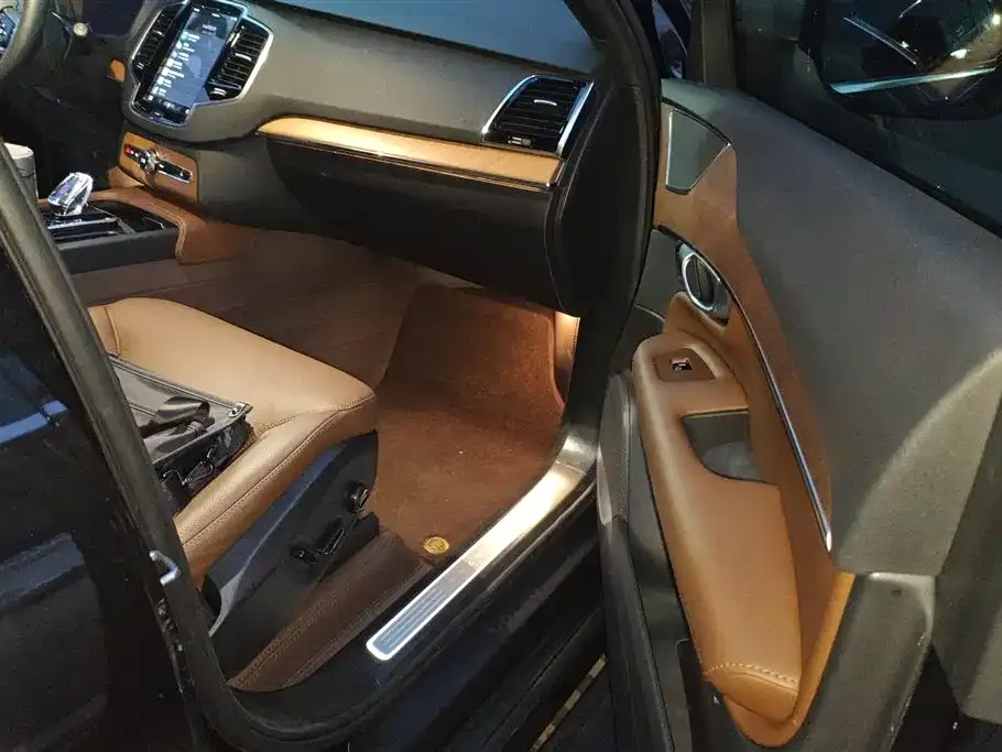 Volvo XC90 2024 из CN, фото 4