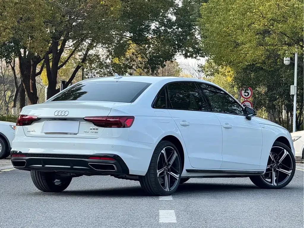 Audi A4L 2024 из CN, фото 6