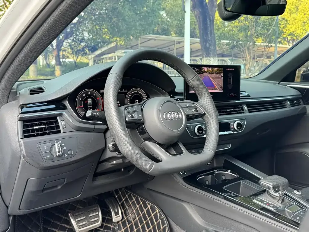 Audi A4L 2024 из CN, фото 2