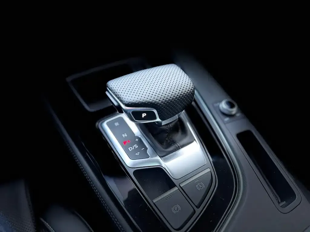 Audi A4L 2024 из CN, фото 3