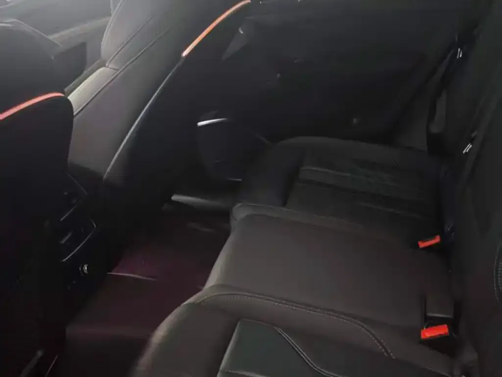 Audi Q5L 2023 из CN, фото 2