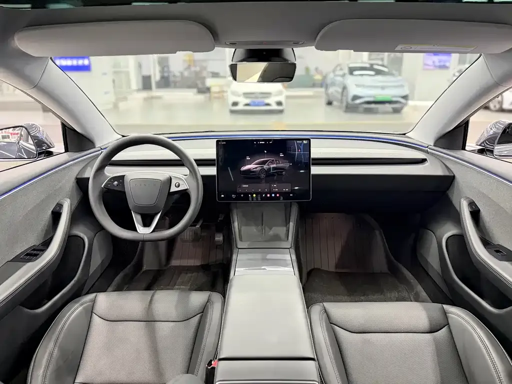 Tesla Model 3 — фото 9