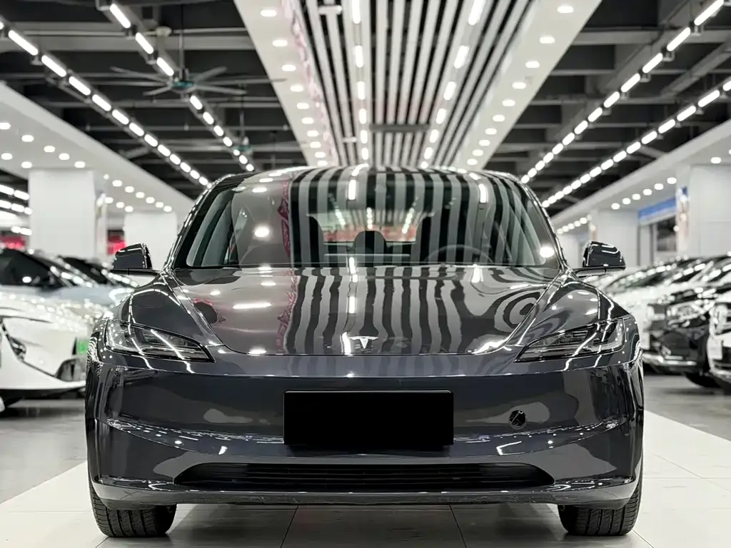 Tesla Model 3 — фото 3