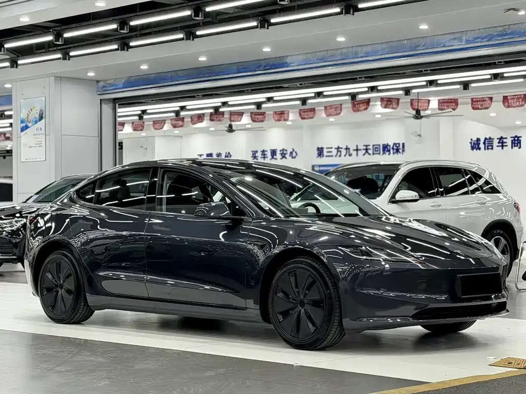 Tesla Model 3 — фото 5