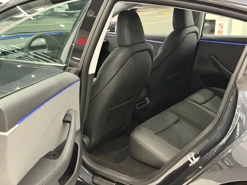 Tesla Model 3 — фото 2
