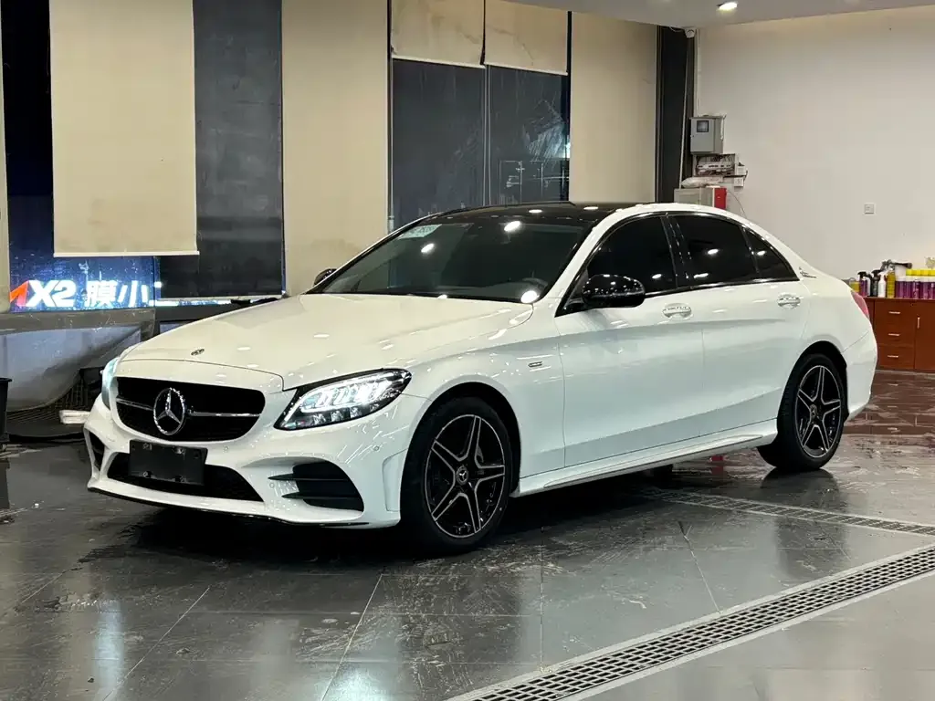 Mercedes-Benz C-Class — фото 1