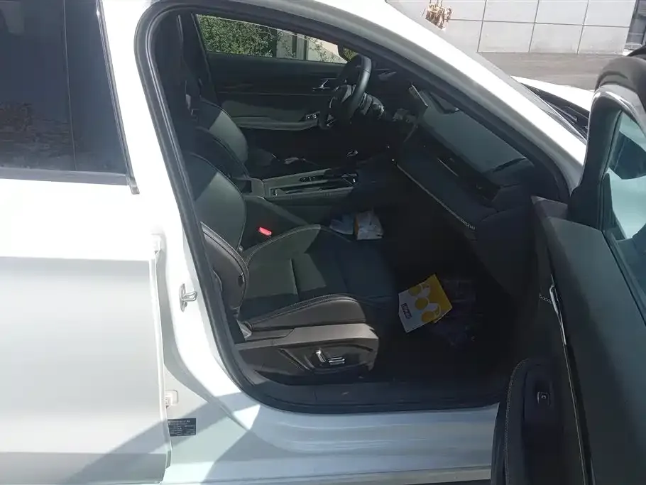 Lynk & Co 03 2024 из CN, фото 9