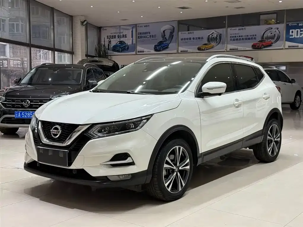 Nissan Qashqai — фото 1