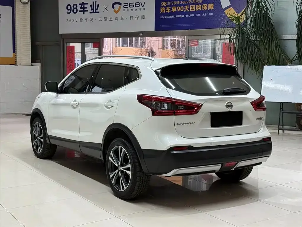 Nissan Qashqai — фото 9