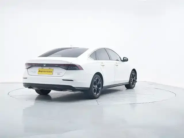 Honda Accord — фото 10