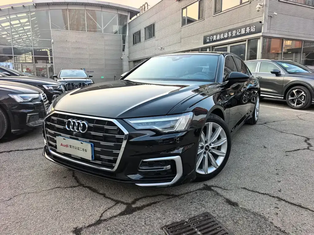 Audi A6L — фото 1