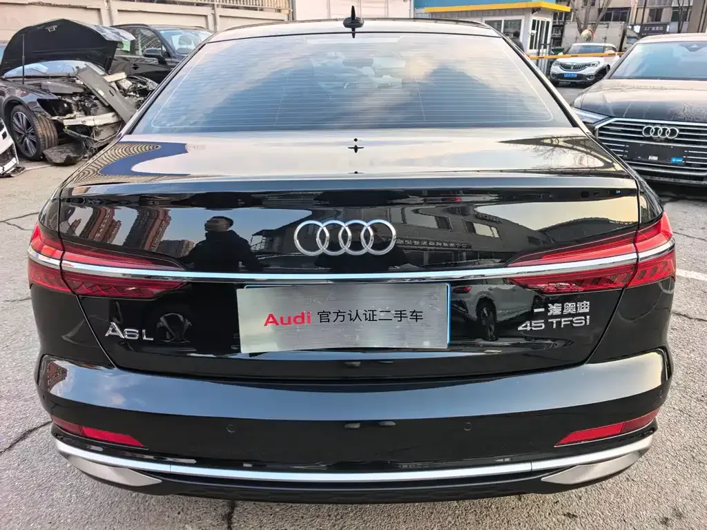 Audi A6L — фото 9