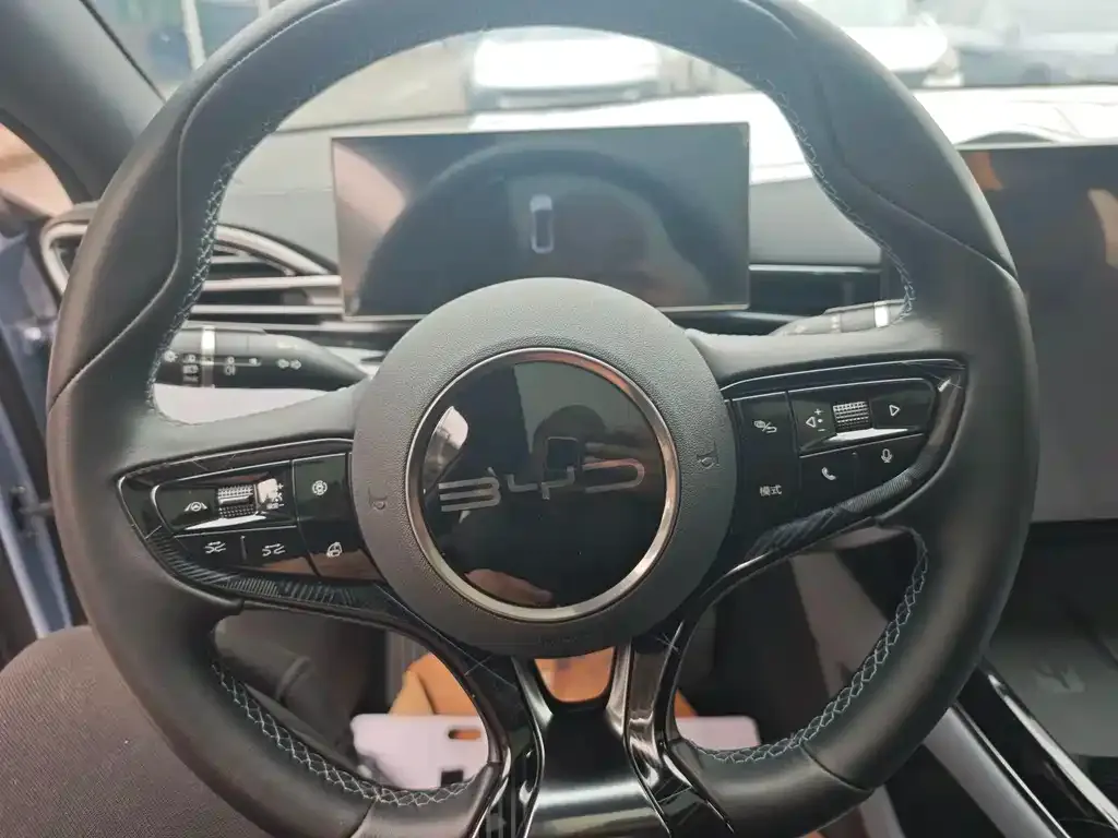 BYD Seal — фото 7
