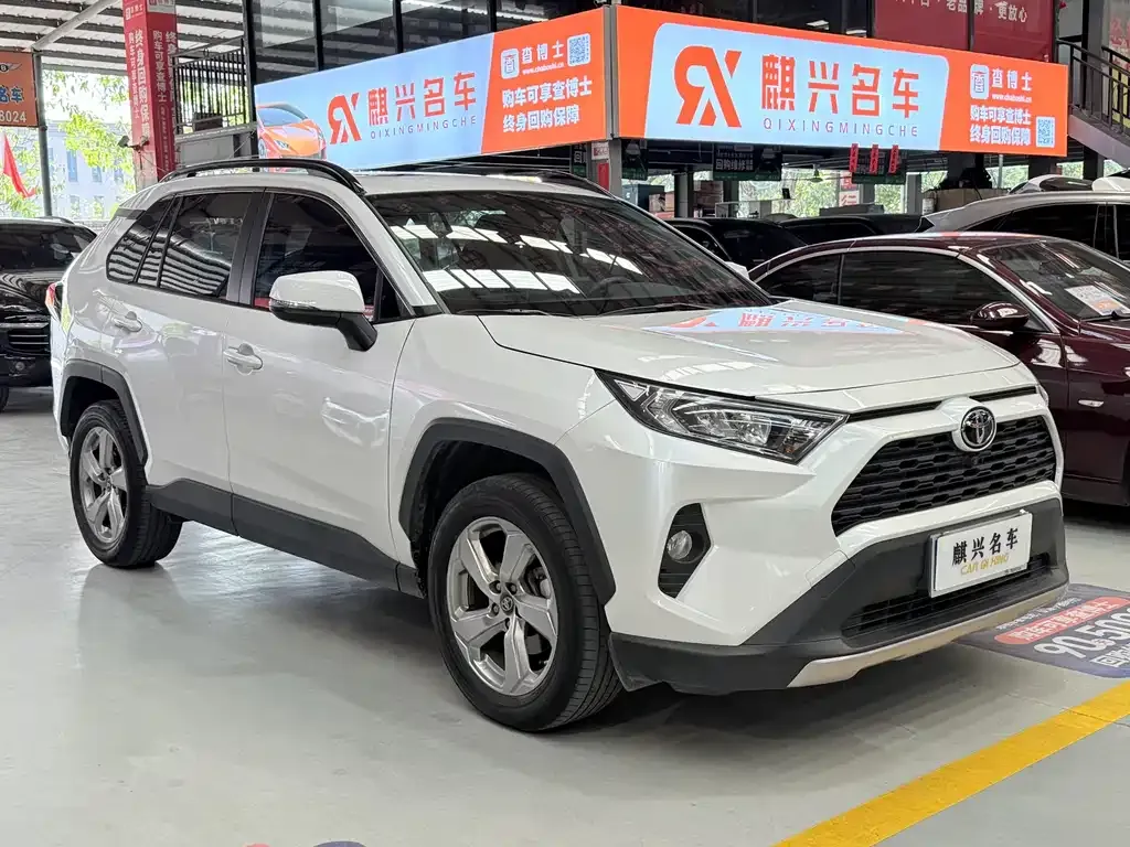 Toyota RAV4 2021 из CN, фото 2