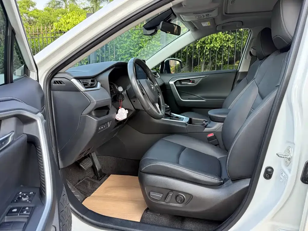 Toyota RAV4 2021 из CN, фото 6